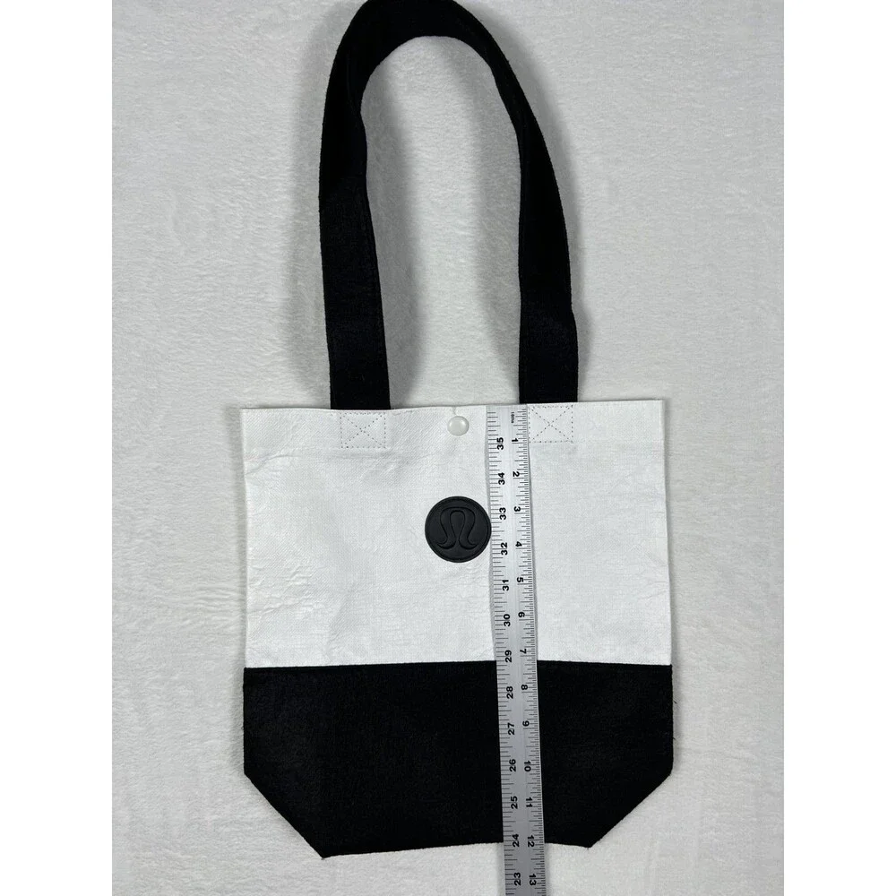 lululemon athletica lululemon small